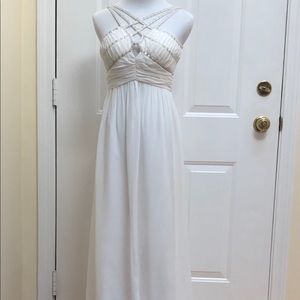 Hailey Logan by Adrianna Papell Size 6 white dress